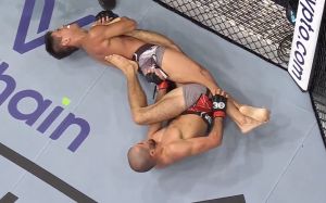 Мухаммад Мокаєв засабмітив Жафела Фільо в третьому раунді на UFC 286