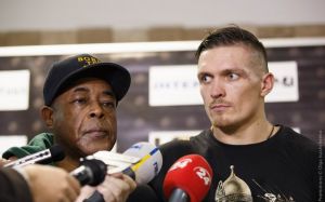 Колишній тренер Усика: "Олександр зводить Хрговіча до школи і відправить додому"