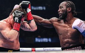 Олександр Усик відреагував на перемогу Кроуфорда над Канело