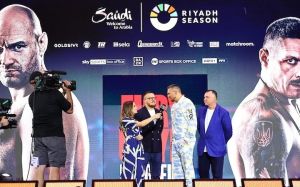 Колишній тренер Олександра Усика назвав переваги українця в бою з Тайсоном Ф'юрі