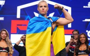 Колесник готова вбити суперницю, щоб вийти в півфінал PFL