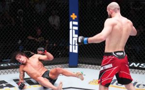 Відео бою Рінат Фахретдінов - Браян Батл UFC Fight Night 216