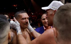 Василь Ломаченко відреагував на перемогу Усика над Ф'юрі: "Ось це моментище"