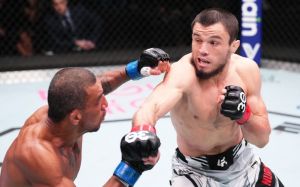 Відео бою Умар Нурмагомедов - Раоні Барселос UFC Fight Night 217