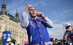 Микола Валуєв пояснив, чому WBO та IBF зняли санкції з російських боксерів: "Тут немає ніякої політики"