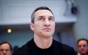 "Томас Бах служить кольорам та інтересам Росії". Кличко відреагував на рекомендацію МОК