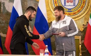 Артур Бетербієв - про допомогу Кадирова: "Він вніс велику лепту в кожну мою перемогу"