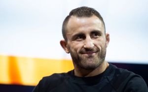 Алекс Вокановскі розповів, як збирається протистояти борцівським навичкам Іслама Махачева