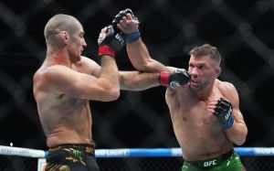 Олександр Шлеменко прокоментував перемогу дю Плессі над Стріклендом: "Якийсь нудний бій вийшов"
