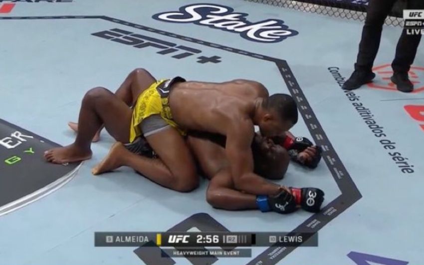 Жаілтон Алмейда переміг рішенням суддів Дерріка Льюїса на UFC Fight Night 231