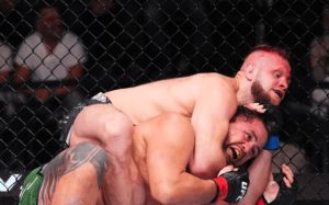 Марчін Тибура удострочив Тайя Туівасу на UFC Fight Night 239