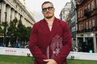 Френк Воррен відреагував на танець Усика після прохання відкласти бій із Паркером через травму спини