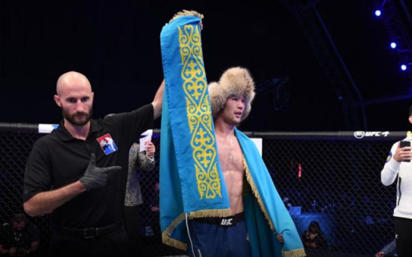 Єрмеков оцінив титульні перспективи Рахмонова