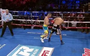 Денис Берінчик перебив Емануеля Наваррете, завоювавши цим титул чемпіона світу