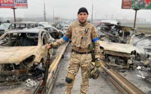 Амосов їхав 36 годин поспіль, щоб урятувати сім'ю від російського вторгнення