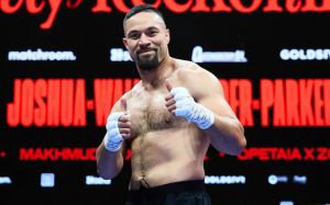 Лоуренс Околі кинув виклик Джозефу Паркеру