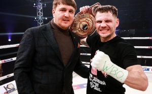 Олександр Красюк розповів, коли може відбутися бій між Денисом Берінчиком і Шакуром Стівенсоном