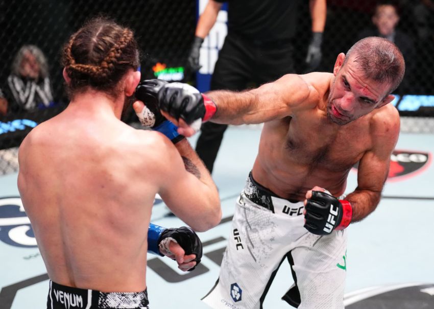 Відео бою Рані Яя - Віктор Генрі UFC on ESPN 55