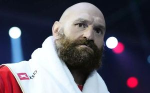 Френк Воррен повідомив, що Ф'юрі хоче провести розминочний бій перед поєдинком із Джошуа