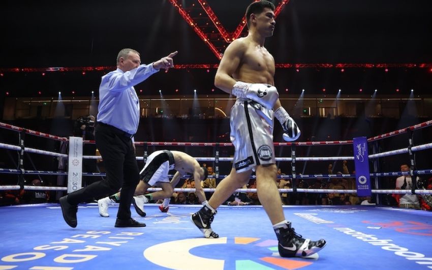 Бівол фінішував Зінада, захистивши титул WBA