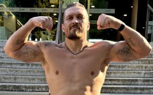 Джозеф Паркер став на захист Усика після відмови від їхнього бою: "Він заслужив на відпочинок"