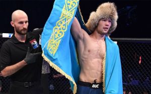 Рахмонов готується до битви з Томпсоном у США