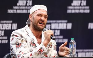 Тайсон Ф'юрі розповів, з ким поб'ється, якщо Олександр Усик відмовиться від бою з ним