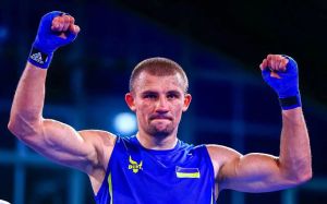 Олександр Хижняк зізнався, що промоутер Усика кличе його перейти в профі