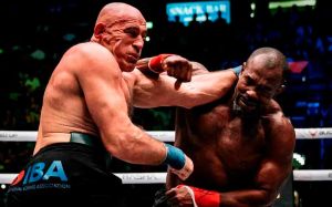 Олександр Ємельяненко прокоментував розгромну поразку Олійника на BKFC 71: "Він уже давно пробитий"