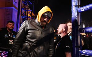 Промоутер Олександра Усика оцінив Тайсона Ф'юрі після відкритого тренування: "Він більше не грає"