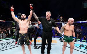 Слова Іслама Махачева після перемоги над Алексом Волкановскі на UFC 284