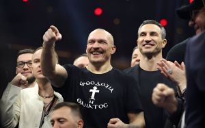 Олександр Усик відреагував на претензії Тайсона Ф'юрі та Френка Воррена: "Я переміг"