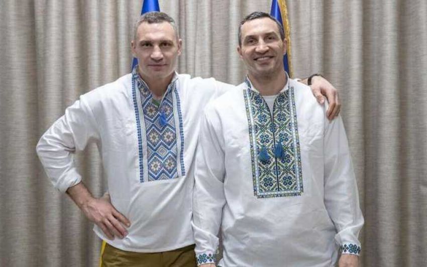 Перший тренер братів Кличків пояснив різницю між ними: "Віталік - камінь, а Володя - глина"