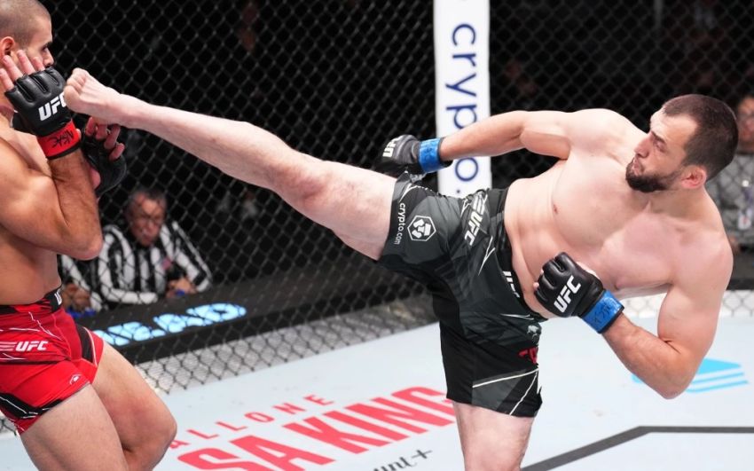 Муслім Саліхов достроково зупинив Фіальо на UFC Fight Night 215