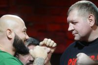 Умар Кремльов готовий влаштувати для Олександра Ємельяненка боксерський поєдинок із Джиганом: "Він у хорошій формі"