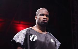 IBF призначила претендентський бій Дюбуа - Санчес