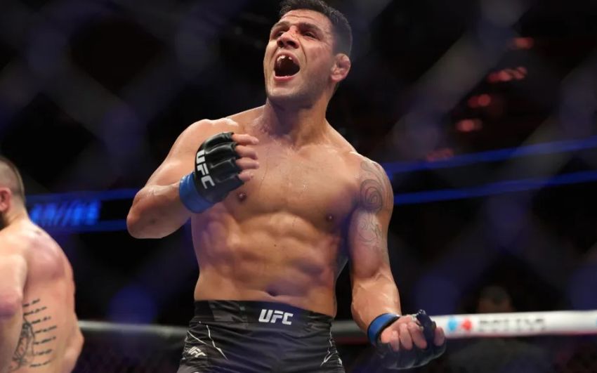 Рафаель Дос Аньос і Матеуш Гамрот поб'ються на березневому турнірі UFC 299