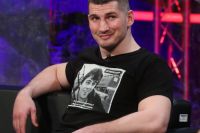 Папін пояснили поразку Асбарову тривалим простоєм